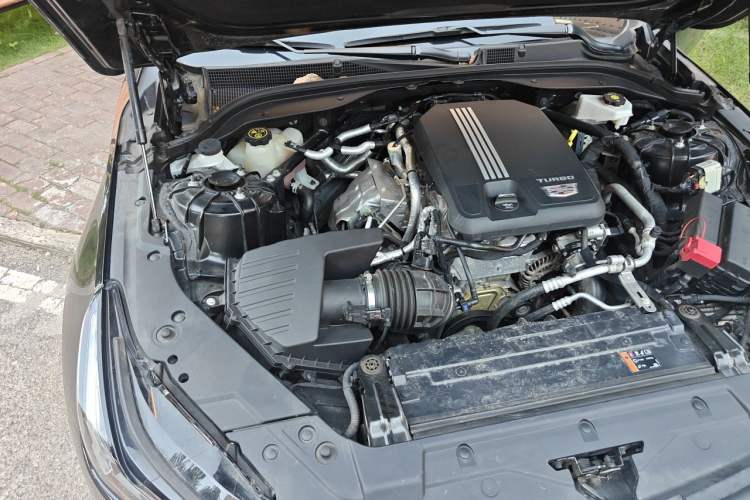 Used Cadillac CT5 2023 28T Luxury Edition (Standard Version) Engine Bay Right