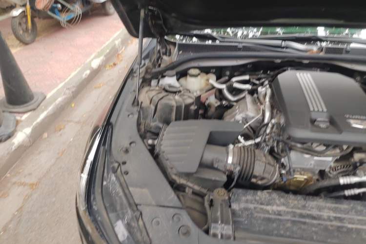Used Cadillac CT5 2023 28T Luxury Edition (Standard Version) Engine Bay Right