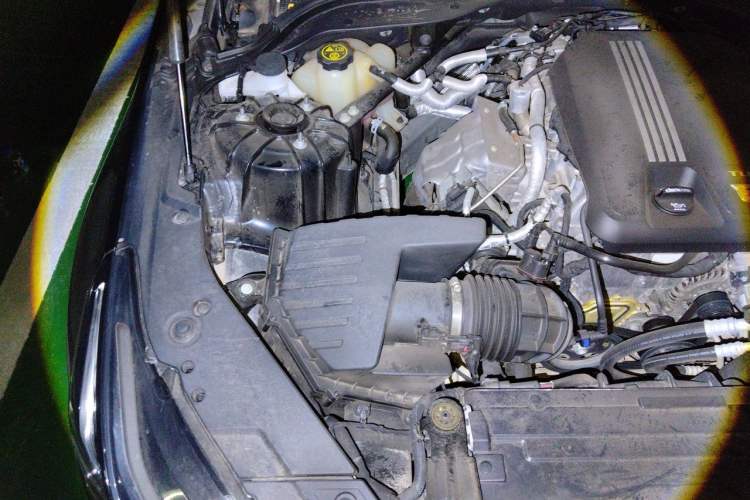 Used Cadillac CT5 2023 28T Luxury Edition (Standard Version) Engine Bay Right