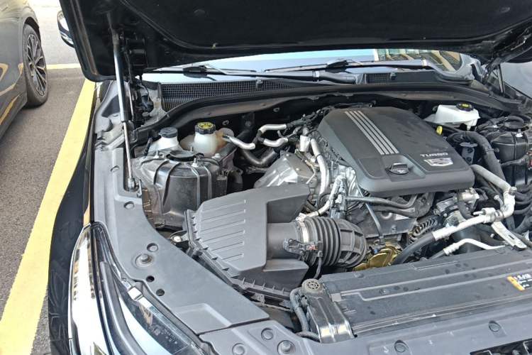 Used Cadillac CT5 2023 28T Luxury Edition (Standard Version) Engine Bay Right