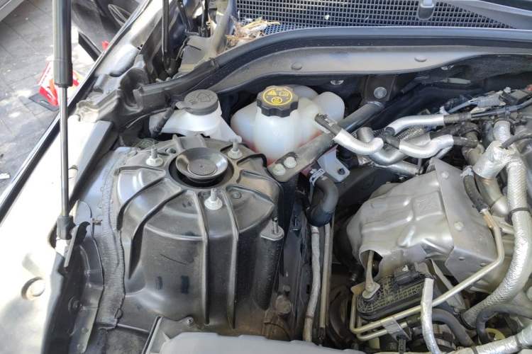 Used Cadillac CT5 2023 28T Luxury Edition (Standard Version) Engine Bay Right