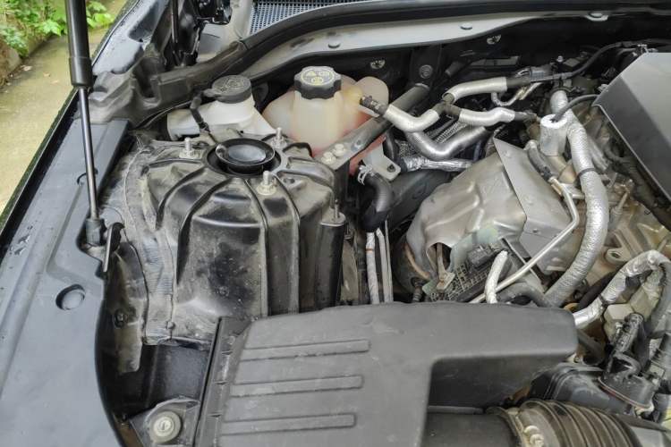 Used Cadillac CT5 2023 28T Prestige Model Engine Bay Right