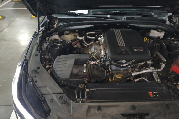 Used Cadillac CT5 2023 28T Luxury Edition (Standard Version) Engine Bay Right