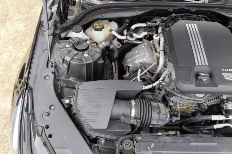 Used Cadillac CT5 2023 28T Luxury Edition (Standard Version) Engine Bay Right