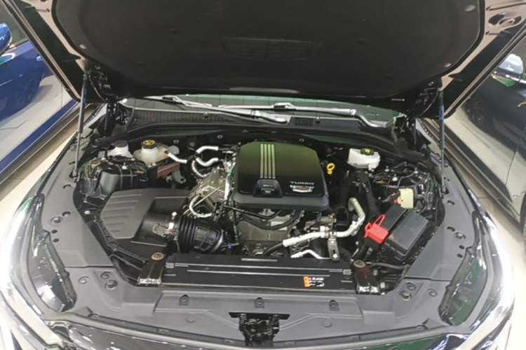 Used Cadillac CT5 2023 28T Luxury Edition (Standard Version) Engine Bay