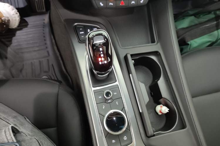 Used Cadillac CT5 2023 28T Prestige Model Gear Lever