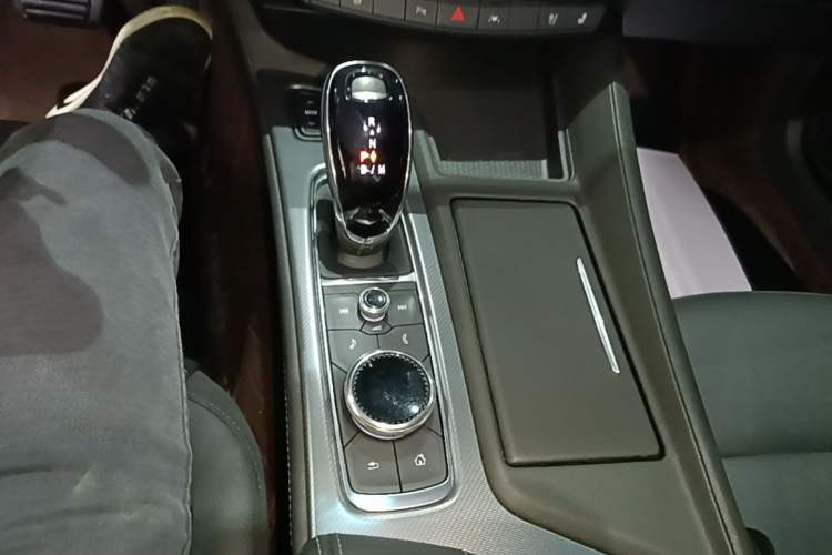 Used Cadillac CT5 2023 28T Luxury Edition (Standard Version) Gear Lever