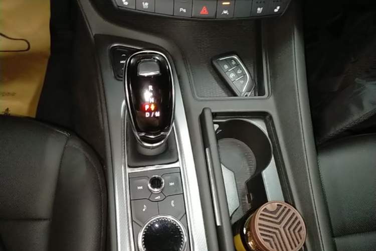 Used Cadillac CT5 2023 28T Platinum Edition Gear Lever
