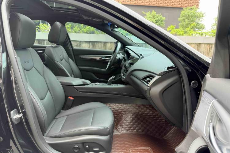 Used Cadillac CT5 2023 28T Prestige Model Interior 7