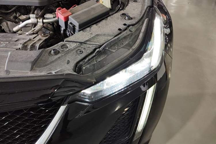 Used Cadillac CT5 2023 28T Platinum Edition Left Front Headlight