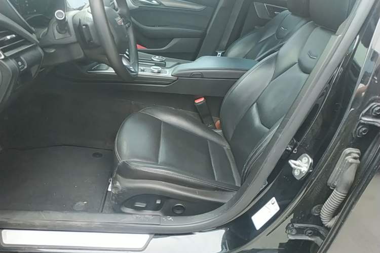 Used Cadillac CT5 2023 28T Luxury Edition (Standard Version) Left Front Seat