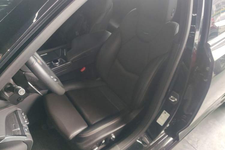 Used Cadillac CT5 2023 28T Platinum Edition Left Front Seat