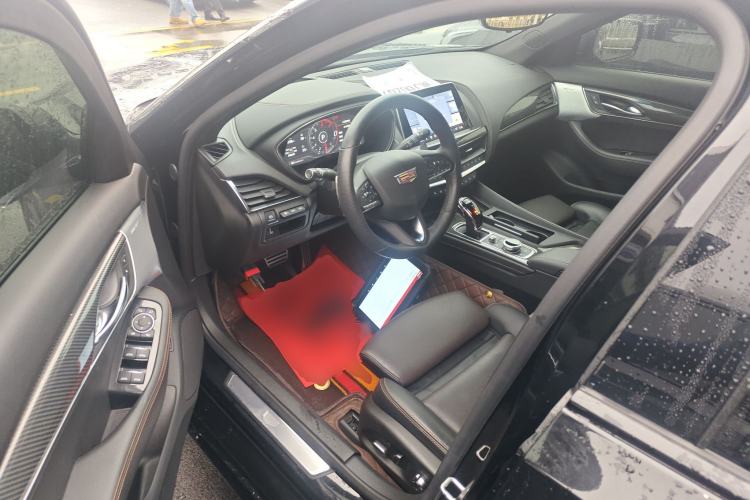 Used Cadillac CT5 2023 28T Platinum Edition Left Front Seat