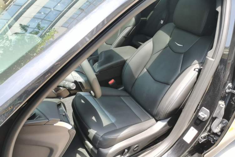 Used Cadillac CT5 2023 28T Luxury Edition (Standard Version) Left Front Seat