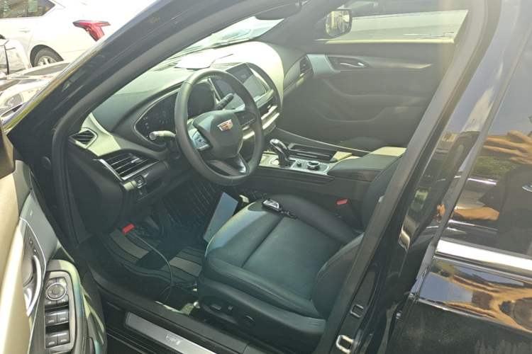 Used Cadillac CT5 2023 28T Luxury Edition (Standard Version) Left Front Seat