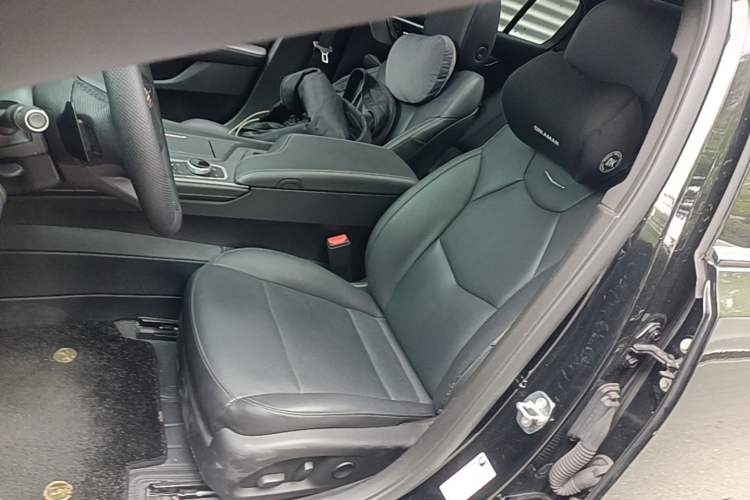Used Cadillac CT5 2023 28T Luxury Edition (Standard Version) Left Front Seat
