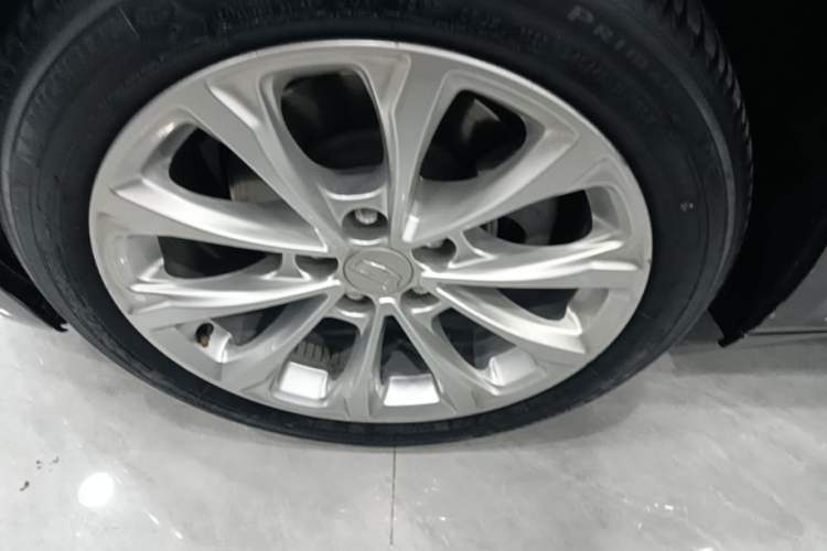 Used Cadillac CT5 2023 28T Luxury Edition (Standard Version) Left Front Wheel Hub