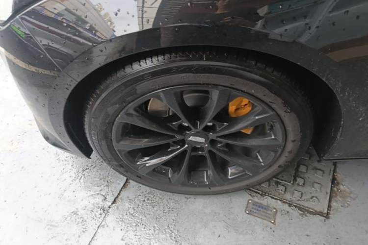 Used Cadillac CT5 2023 28T Luxury Edition (Standard Version) Left Front Wheel Hub