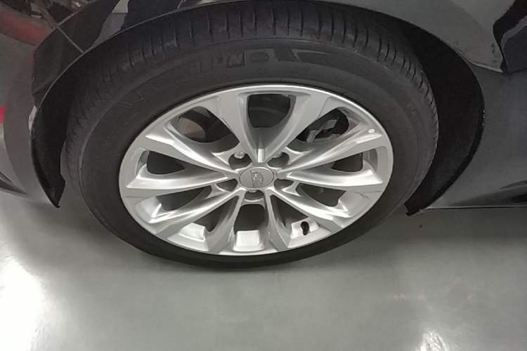 Used Cadillac CT5 2023 28T Luxury Edition (Standard Version) Left Front Wheel Hub