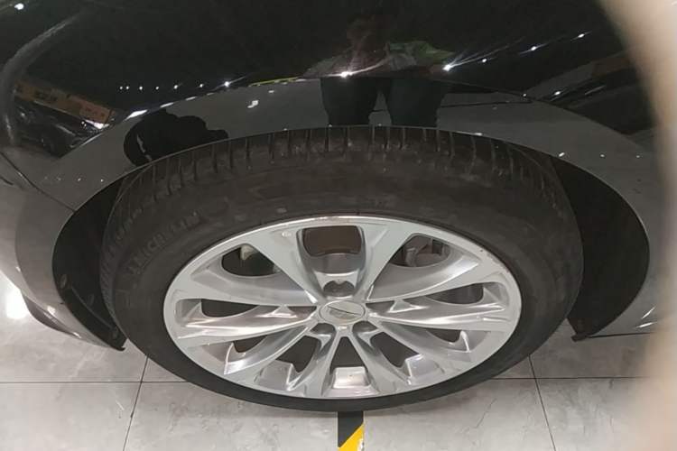 Used Cadillac CT5 2023 28T Luxury Edition (Standard Version) Left Front Wheel Hub