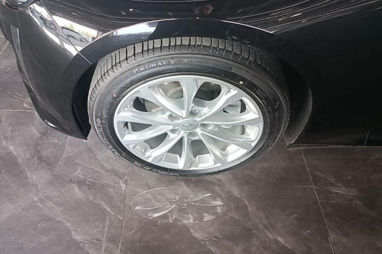 Used Cadillac CT5 2023 28T Luxury Edition (Standard Version) Left Front Wheel Hub