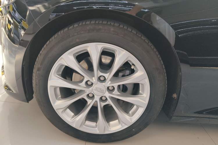 Used Cadillac CT5 2023 28T Luxury Edition (Standard Version) Left Front Wheel Hub