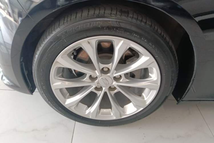 Used Cadillac CT5 2023 28T Luxury Edition (Standard Version) Left Front Wheel Hub