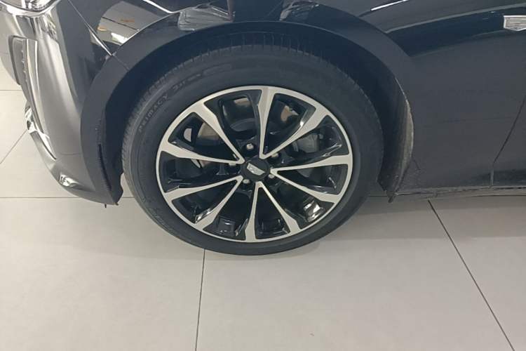 Used Cadillac CT5 2023 28T Luxury Edition (Standard Version) Left Front Wheel Hub