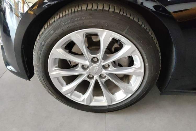 Used Cadillac CT5 2023 28T Luxury Edition (Standard Version) Left Front Wheel Hub