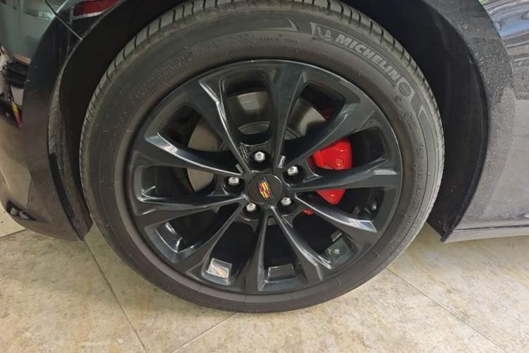Used Cadillac CT5 2023 28T Luxury Edition (Standard Version) Left Front Wheel Hub