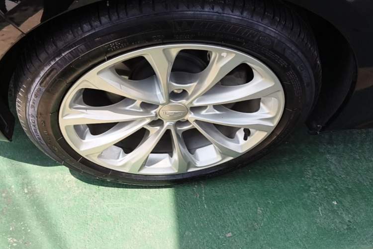 Used Cadillac CT5 2023 28T Luxury Edition (Standard Version) Left Front Wheel Hub