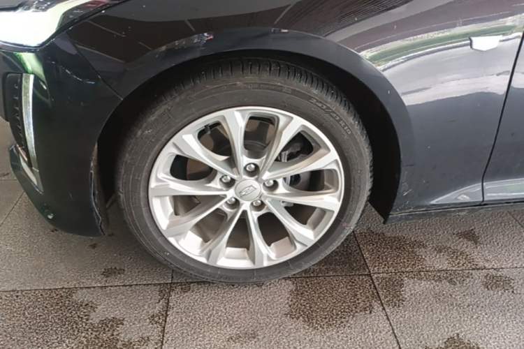 Used Cadillac CT5 2023 28T Luxury Edition (Standard Version) Left Front Wheel Hub