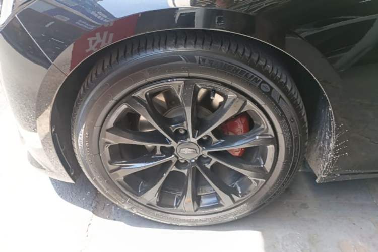 Used Cadillac CT5 2023 28T Luxury Edition (Standard Version) Left Front Wheel Hub