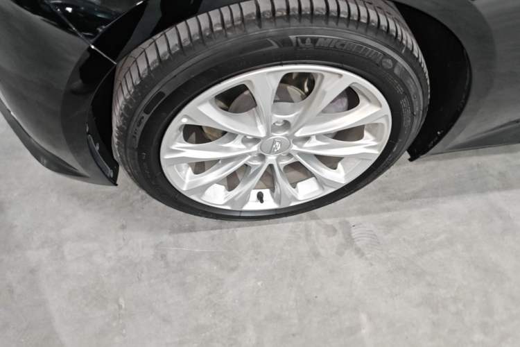 Used Cadillac CT5 2023 28T Luxury Edition (Standard Version) Left Front Wheel Hub