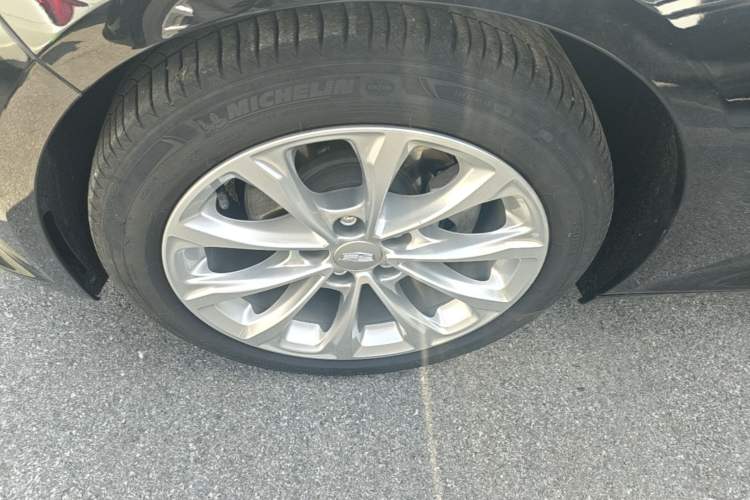 Used Cadillac CT5 2023 28T Luxury Edition (Standard Version) Left Front Wheel Hub