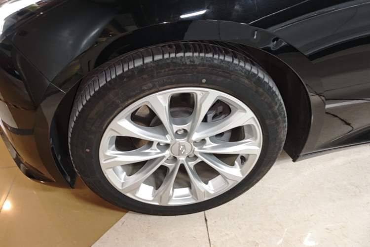 Used Cadillac CT5 2023 28T Luxury Edition (Standard Version) Left Front Wheel Hub