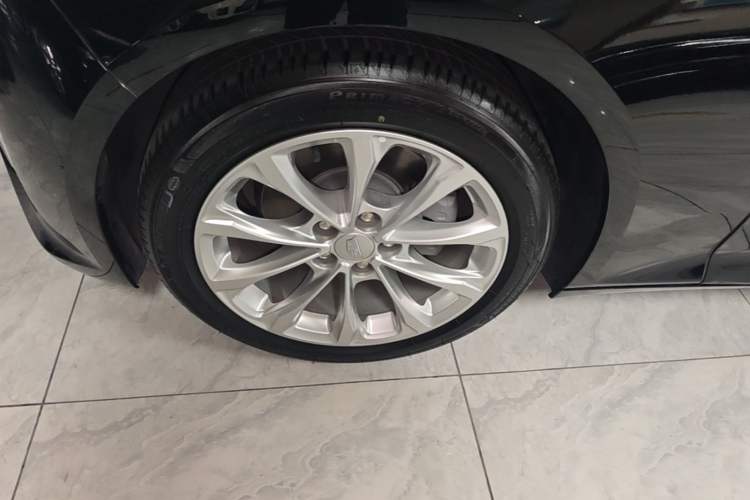 Used Cadillac CT5 2023 28T Luxury Edition (Standard Version) Left Front Wheel Hub