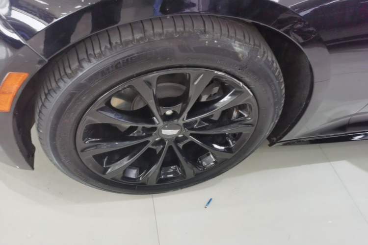 Used Cadillac CT5 2023 28T Luxury Edition (Standard Version) Left Front Wheel Hub