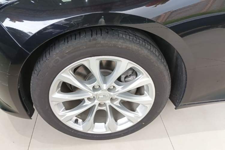 Used Cadillac CT5 2023 28T Luxury Edition (Standard Version) Left Front Wheel Hub
