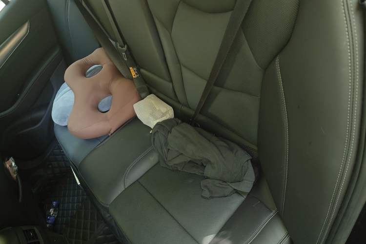 Used Cadillac CT5 2023 28T Luxury Edition (Standard Version) Left Rear Seat