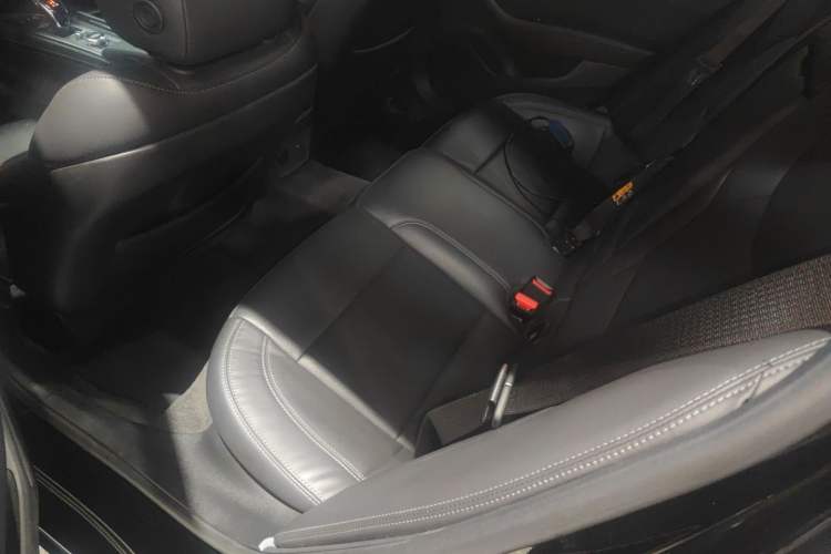 Used Cadillac CT5 2023 28T Luxury Edition (Standard Version) Left Rear Seat