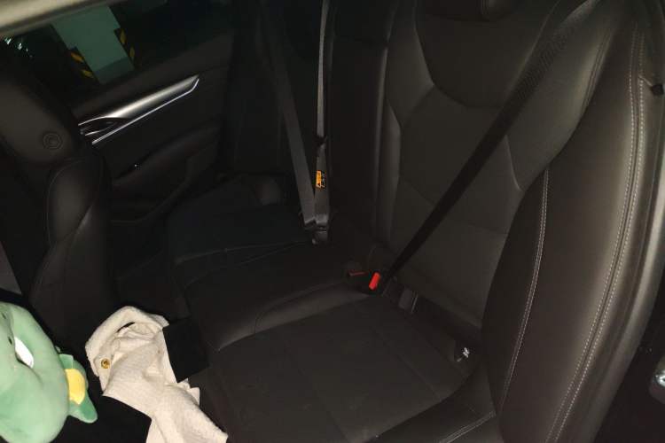 Used Cadillac CT5 2023 28T Luxury Edition (Standard Version) Left Rear Seat
