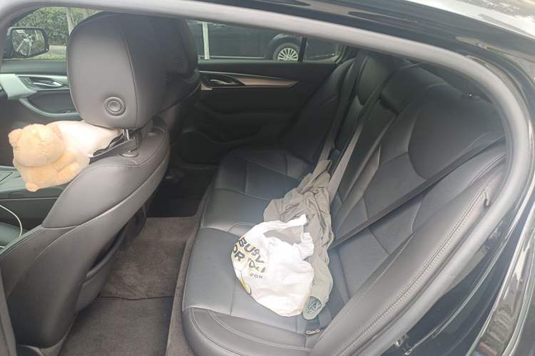 Used Cadillac CT5 2023 28T Luxury Edition (Standard Version) Left Rear Seat