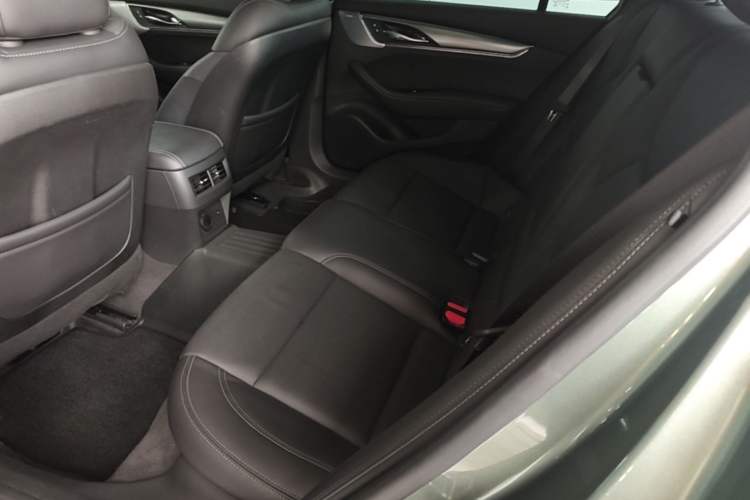 Used Cadillac CT5 2023 28T Luxury Edition (Standard Version) Left Rear Seat