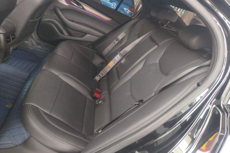 Used Cadillac CT5 2023 28T Luxury Edition (Standard Version) Left Rear Seat