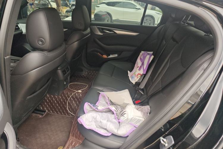 Used Cadillac CT5 2023 28T Luxury Edition (Standard Version) Left Rear Seat