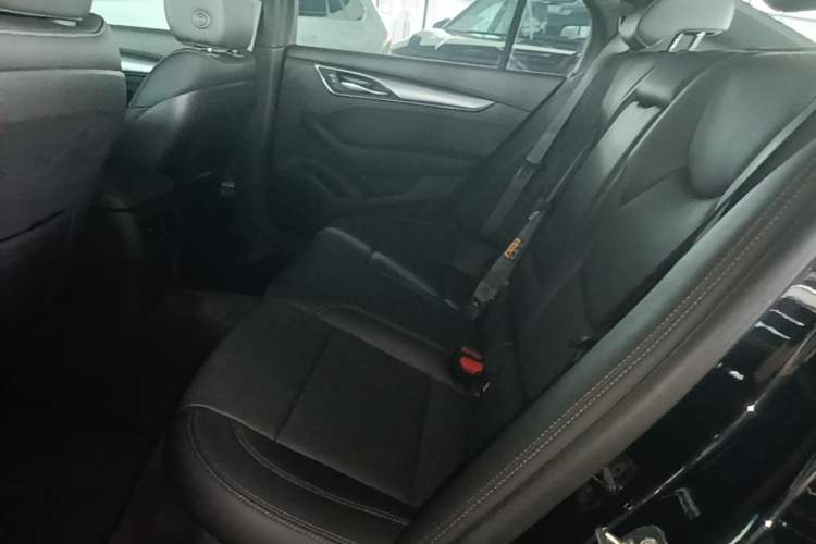 Used Cadillac CT5 2023 28T Luxury Edition (Standard Version) Left Rear Seat