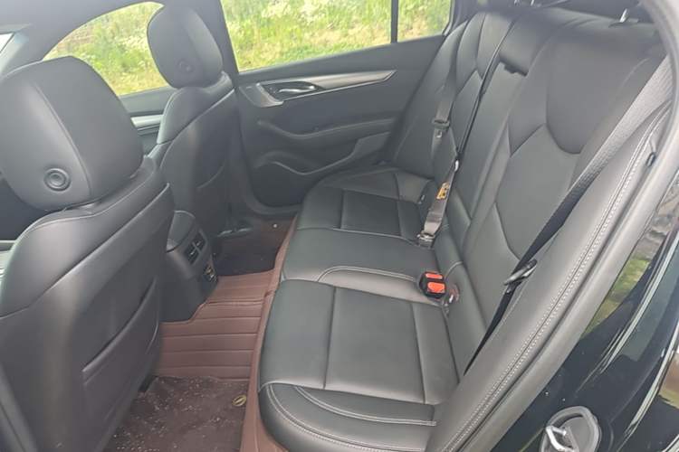 Used Cadillac CT5 2023 28T Luxury Edition (Standard Version) Left Rear Seat