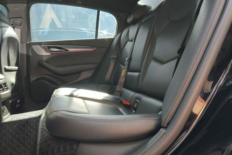 Used Cadillac CT5 2023 28T Luxury Edition (Standard Version) Left Rear Seat