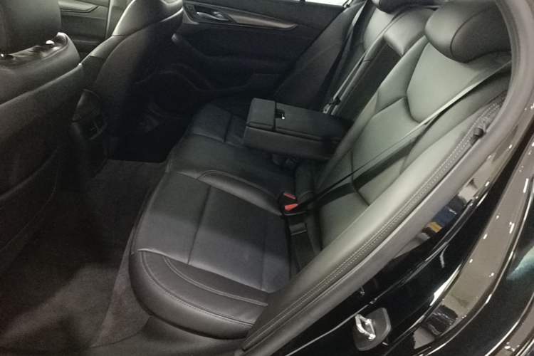 Used Cadillac CT5 2023 28T Luxury Edition (Standard Version) Left Rear Seat